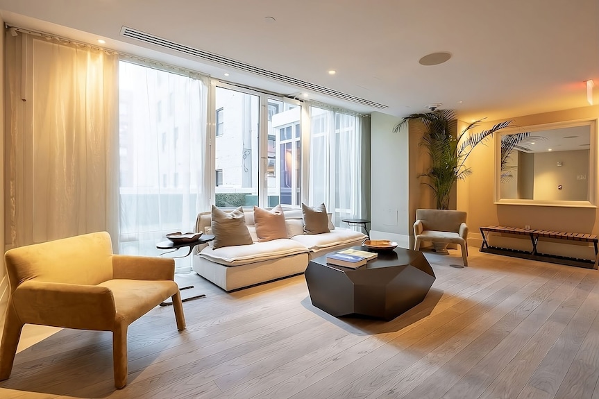 2 Convenient Units! Parking, Pets Allowed, Close To Elizabeth Street Garden! - Manhattan, NY