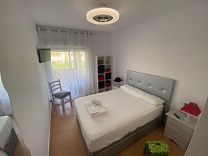 2 chambres, fer et planche à repasser