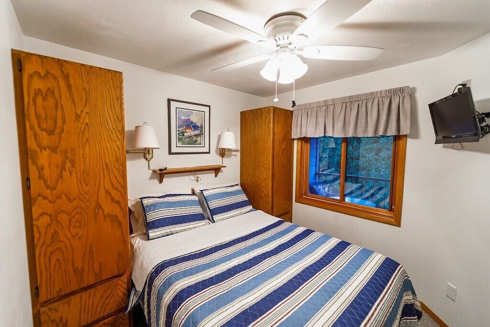 Central Ephraim, Two Bedroom Condo, Sleeps 6 Ephraim Vrbo