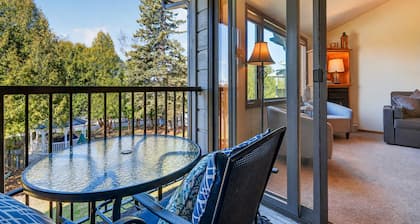 Ephraim Gem | Balcony Views + Walk to Waterfront, Shops & Dining
