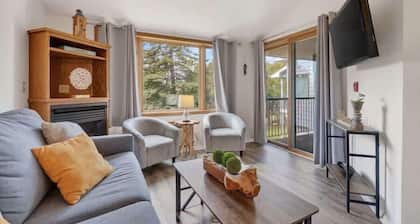 Ephraim’s Pearl (Unit 203) | Balcony Views, Walk to Waterfront and Downtown Charm