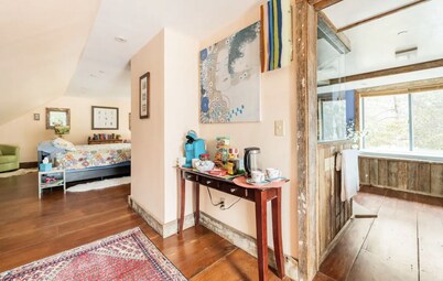 Romantic sky loft with steam shower and giant tub. Breweries and hiking nearby