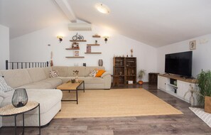 TV - Awesome apartment in Suhi Potok, Jesenice (Suhi Potok, Jesenice)