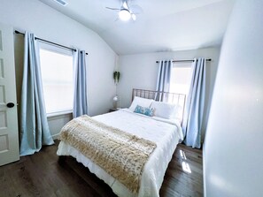 2 bedrooms, iron/ironing board, travel cot, WiFi