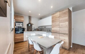 Kühlschrank, Herdplatte, Geschirrspüler