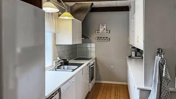 Geladeira, fogão, cooktop, lava-louças