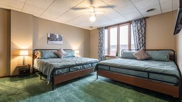 2 bedrooms, desk, free WiFi, bed sheets