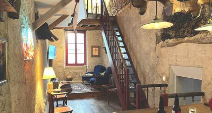 La Maison de Mama C: Charming french village home