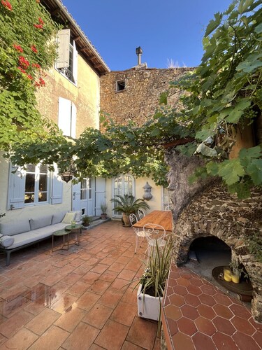 La Maison de Mama C: Charming french village home