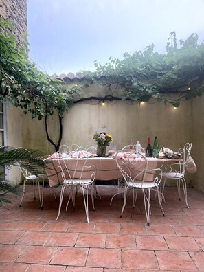 Outdoor dining
