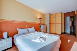 2 bedrooms, iron/ironing board, free WiFi, bed sheets - Panorama maggiore apartment, Locarno, Switzerland (Locarno)