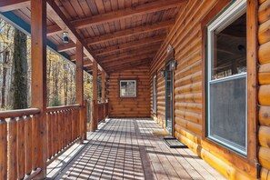 Exterior detail - Timber Ridge Luxury Cabin – Your Ultimate Escape (Butler)