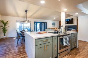 Private kitchen - Yosemite zen, Pool, Hot tub, Private suite and Views! (oakhurst)