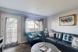 Fernseher, Tischfußball