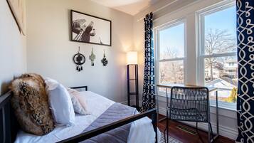 4 bedrooms, desk, travel crib, free WiFi