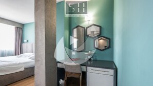 Superior Double or Twin Room, 1 Bedroom, Pool Access, City View