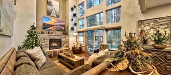 Air Conditioning, Hot Tub, Free EV Charger