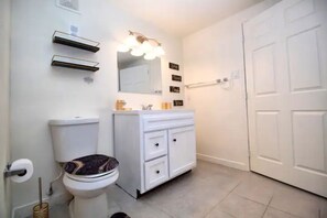 Shower - Home - Downtown, Htx - Med center - Sunrise Cove (Houston)