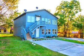 Exterior - Home - Downtown, Htx - Med center - Sunrise Cove (Houston)