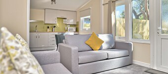 Silver Chalet 3 bedroomHot Tub (slps 6)