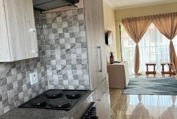 Refrigerador, microondas