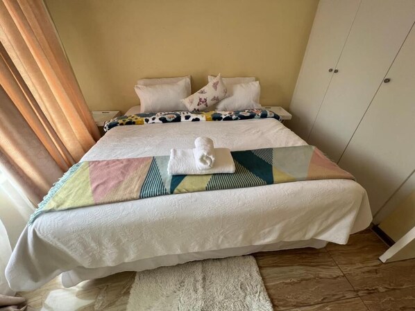 2 bedrooms, WiFi, bed sheets