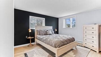 4 Schlafzimmer, Schreibtisch, Bügeleisen/Bügelbrett, Reisekinderbett