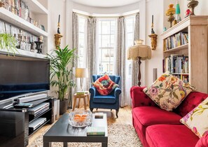 Smart-TV, DVD-spiller og stereoanlegg