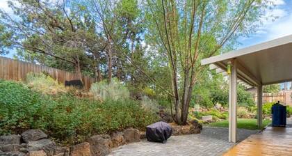 Wonderful Updated Single Level Retreat w/ Backyard Oasis, Pet Friendly, A/C, Hot Tub, Private Patio