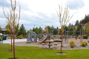 Children's area - Wonderful Updated Single Level Retreat w/ Backyard Oasis, Pet Friendly, A/C, Hot Tub, Private Patio (Bend)