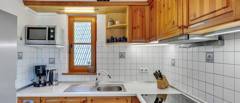 Frigorifero, microonde, forno, lavastoviglie