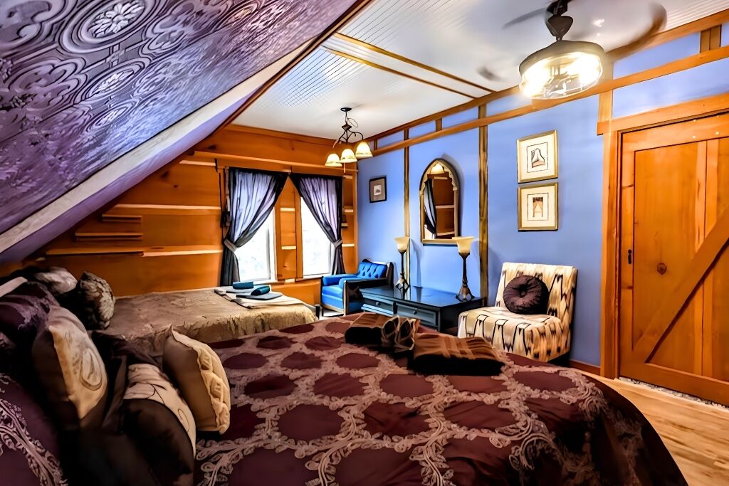 3 quartos, cofres nos quartos, Wi-Fi de cortesia, roupa de cama