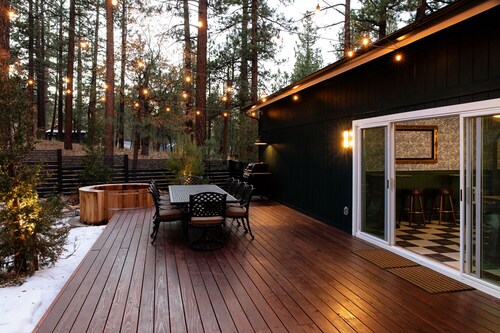 Orville's Lodge [N+P Boutique Lodge] Sleeps 14