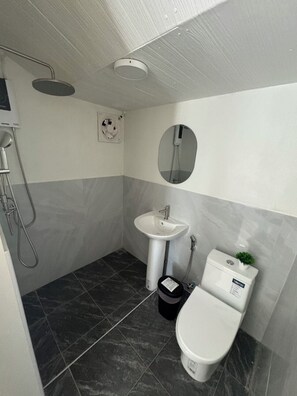 Rimna Twin Beds | Bathroom