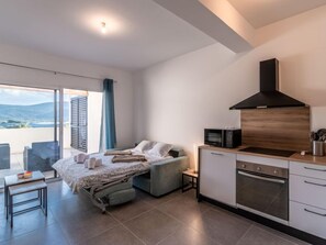 1 bedroom, iron/ironing board, WiFi