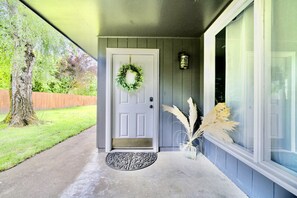 Exterior detail - Now with air conditioning! (Corvallis)