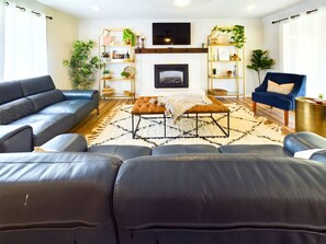 TV, fireplace - Now with air conditioning! (Corvallis)