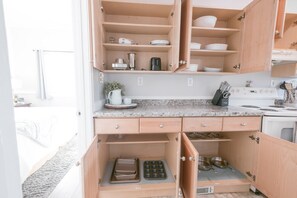 Fridge, microwave, oven, stovetop - Escape to the heart of the Willamette Valley (Corvallis)