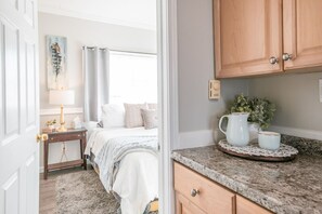 3 bedrooms, desk, iron/ironing board, travel cot