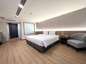 Blackout drapes, free WiFi, bed sheets