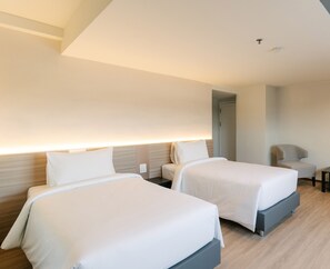 Blackout curtains, free WiFi, bed sheets - Le Srivaree Suvarnabhumi Airport Hotel (Bang Phli)