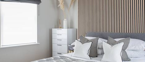 Una scrivania, ferro/asse da stiro, Wi-Fi gratuito, lenzuola