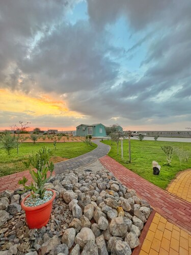 3 bedrooms in the farm with stay in Desert Hut