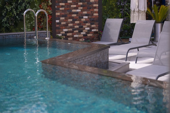 Piscina externa sazonal