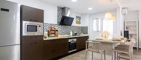 Fridge, microwave, oven, dishwasher