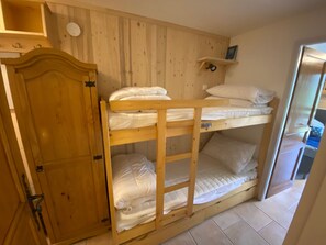 1 bedroom, WiFi - Apartment with balcony, parking and WIFI in Châtel (Châtel)