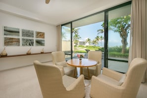 30-inch flat-screen TV with cable channels, TV - Abogo Resort Villas Beachview Da Nang   (Da Nang)