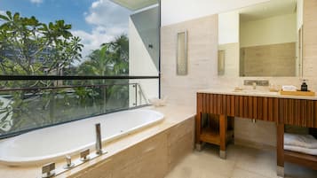 Separate tub and shower, deep soaking tub, rainfall showerhead