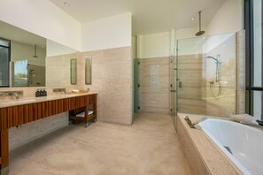 Badewanne und Dusche (separat), Komfortbadewanne, Regendusche