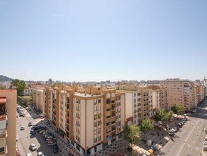 Exterior - Sunny Apartment with Free Parking in Central Malaga (Málaga)